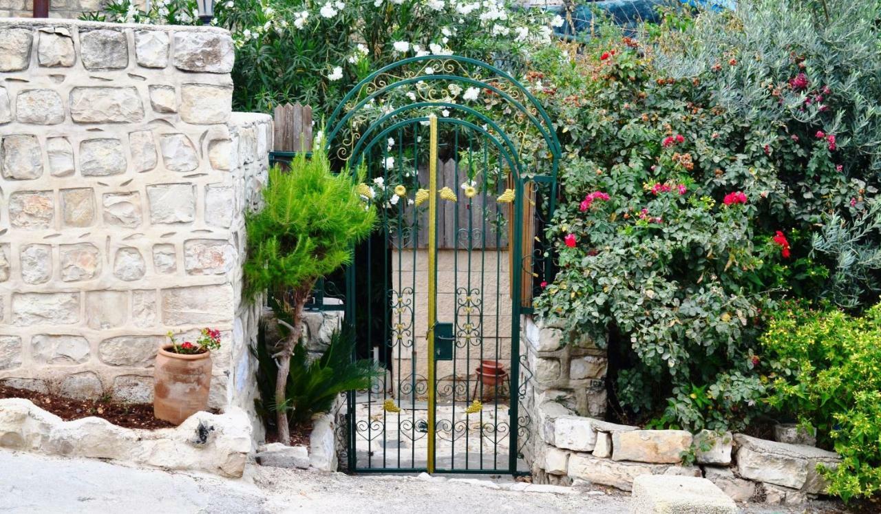 Palacio Domain - Stylish European Luxury Boutique Hotel Safed Luaran gambar